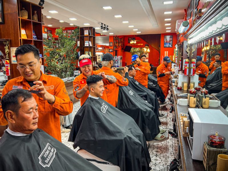Đông Tây Barber
