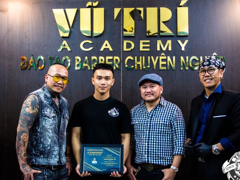 Vũ Trí Academy