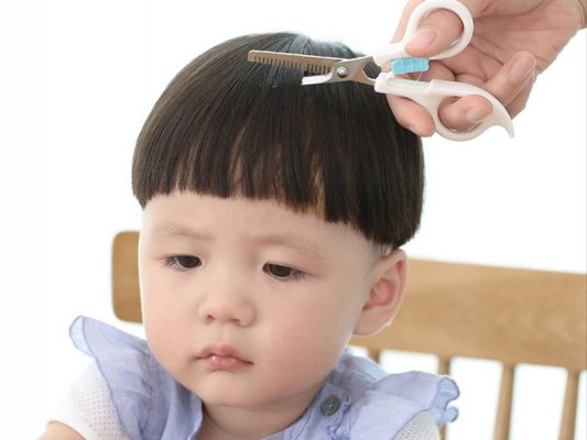 kéo cắt tóc cho bé